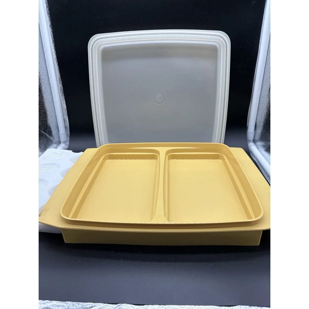 VTG Tupperware Deviled Egg Keeper Carrier Tray‎ Container 723-3 Harvest Gold USA